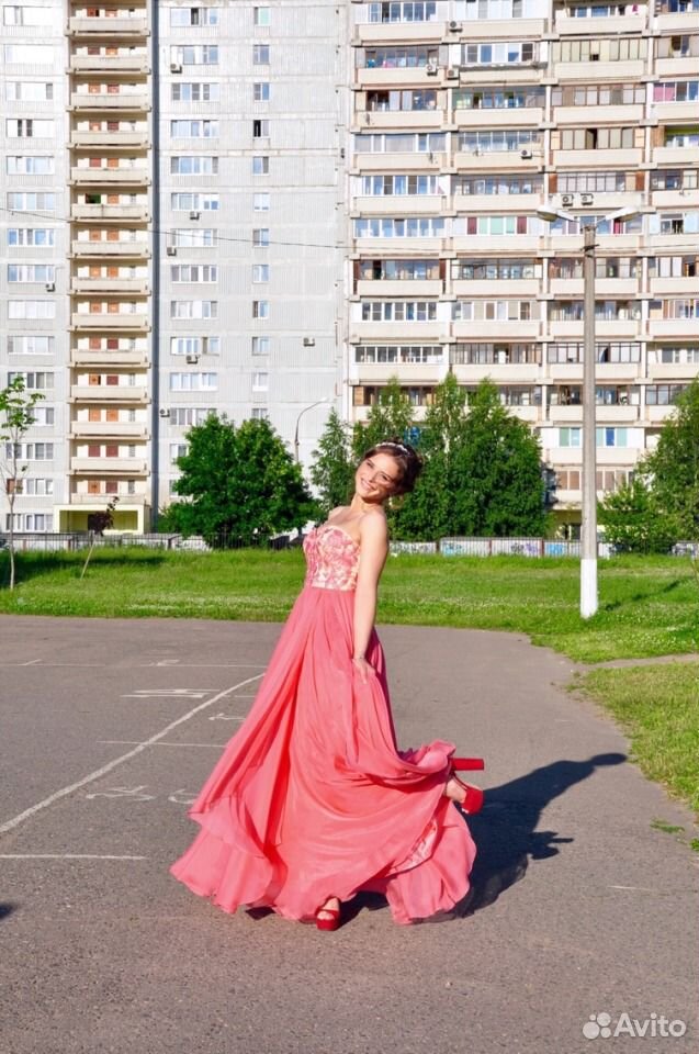 Платье одето один раз. Платье на вручение аттестата 9 класс 2022. Одеть или надеть платье. Надевала платье один раз. Платье надевалось или одевалось один раз.