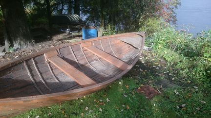 Лодка деревянная, ручная работа