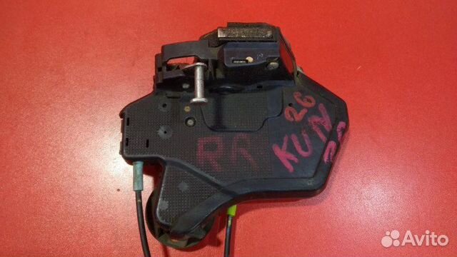 Замок двери задний правый Toyota Hilux Pick Up