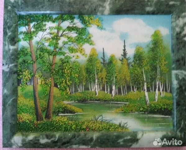 Панно из натуральных камней в малахитовой рамке