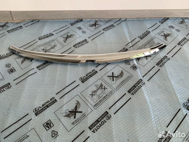 Хром капота Toyota Camry 55