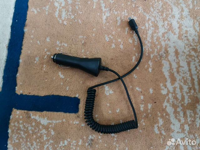 Автомобильная зарядка микроusb