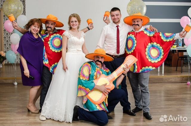 Поющая ведущая(тамада). Прокат костюмов