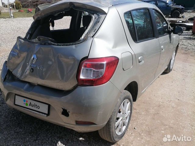 Renault Sandero 1.6 МТ, 2015, битый, 292 000 км