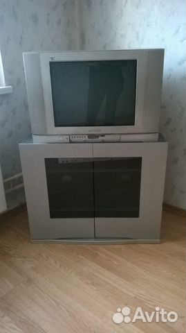 Телевизор Panasonic 52 см диагональ с тумбой Телевизор Panasonic 52 см диагональ с тумбой