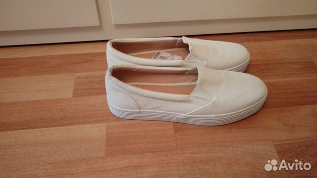 Новые Слипоны Bershka р.41(ст.26.5см) Белые Новые Слипоны Bershka р.41(ст.26.5см) Белые