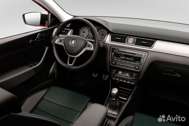 Аренда автомобилей в Санкт-Петербурге Skoda Rapid Аренда автомобилей в Санкт-Петербурге Skoda Rapid