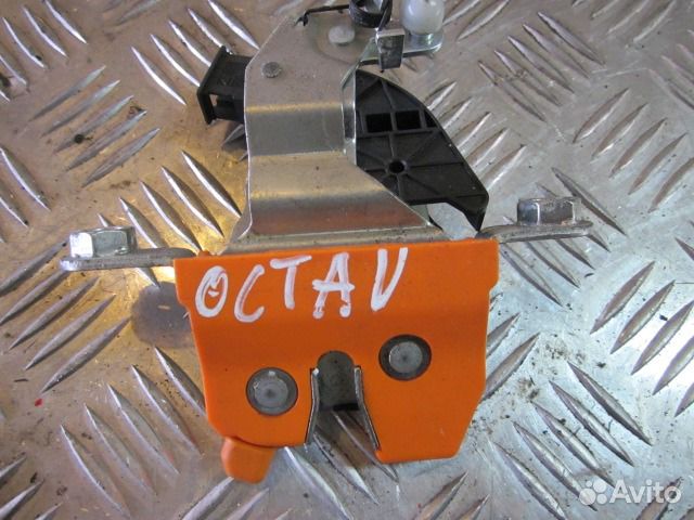 Замок крышки багажника Шкода Октавия Тур Замок крышки багажника Шкода Октавия Тур