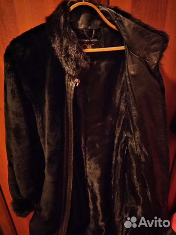 Шуба мутон отделка норка б/у + берет-подарок Шуба мутон отделка норка б/у + берет-подарок