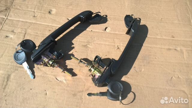 Ручка передней двери Фольксваген Гольф-3 / Венто Ручка передней двери Фольксваген Гольф-3 / Венто