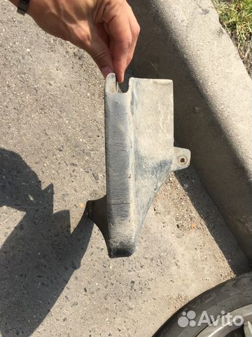 Брызговик задний правый Ситроен с4 2012г