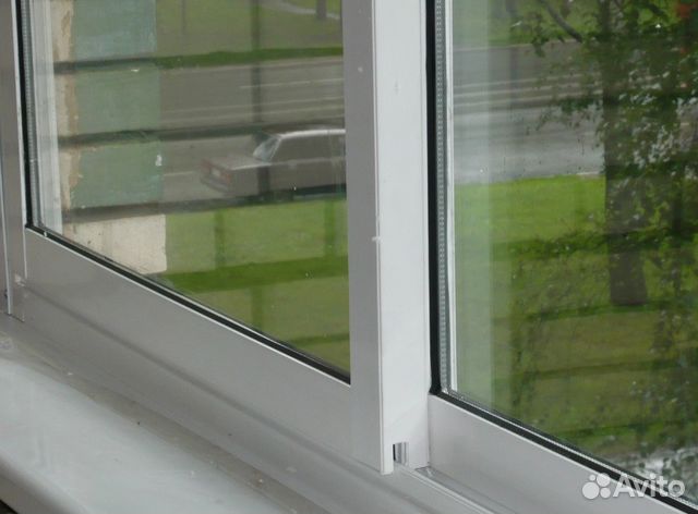 Prednosti i nedostaci kliznih prozora i ostakljenja balkona