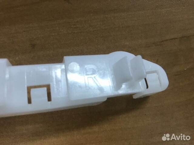 Кронштейн бампера правый оригинал Nissan Qashqai