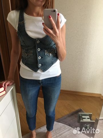 Джинсовка без рукавов. Жилетка. Фирма Guess