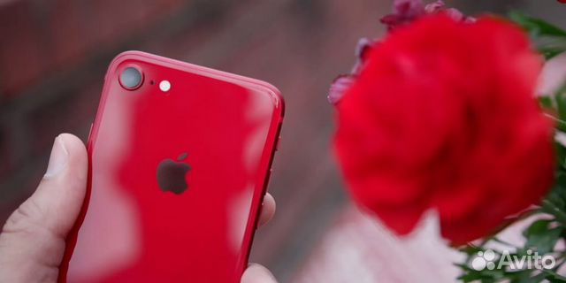 iPhone 8 64 gb Red идеальный