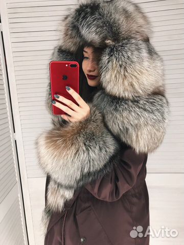 Парка c натуральным мехом чернобурки Парка c натуральным мехом чернобурки
