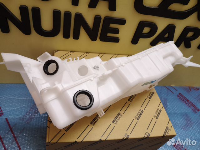 Бачок омывателя Toyota LC200 Lexus LX450-570 new Бачок омывателя Toyota LC200 Lexus LX450-570 new