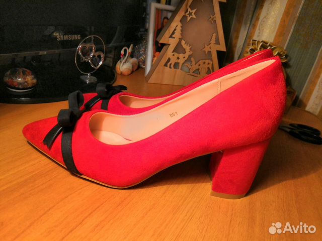 Красные туфли новые