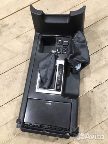 Панель подлокотника Toyota Land Cruiser Prado 150 Панель подлокотника Toyota Land Cruiser Prado 150