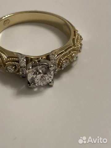 Золотое обручальное кольцо с бриллиантом Золотое обручальное кольцо с бриллиантом