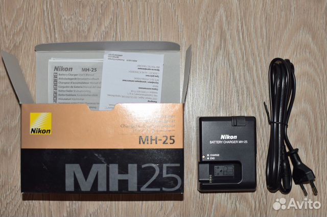 Зарядное устройство Nikon MH-25