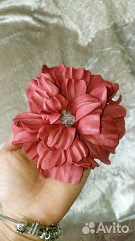 Заколка, брошь