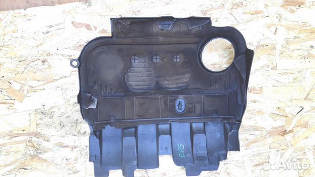 Крышка двигателя декоративная VW Passat (B6) 2005