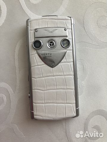 Vertu constellation touch белый аллигатор с брилли Vertu constellation touch белый аллигатор с брилли