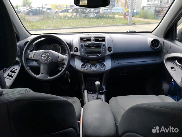 Toyota RAV4 2.4 AT, 2011, 170 км