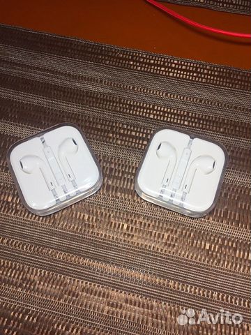 Продам наушники EarPods