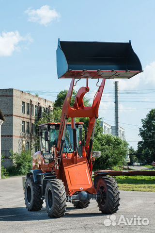 Фронтальный погрузчик NEO 300