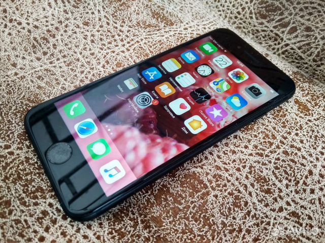 iPhone 7 черный на 32 Гб