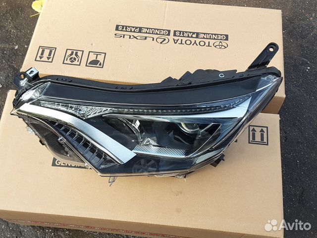 Фара левая Тойта Рав4 CA40 галоген рестайлинг Фара левая Тойта Рав4 CA40 галоген рестайлинг
