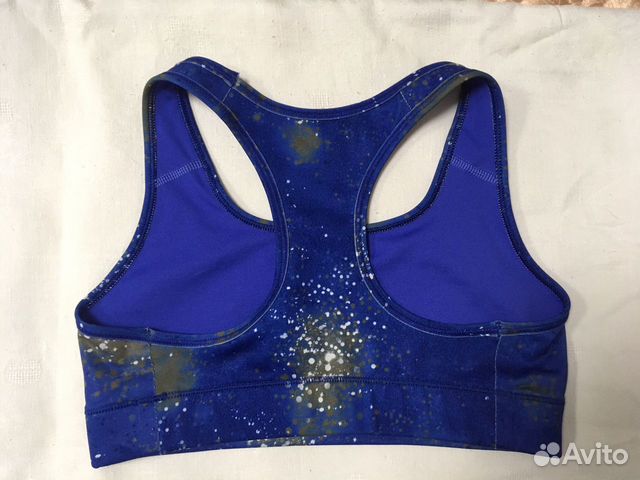 Спортивный топ Nike Спортивный топ Nike