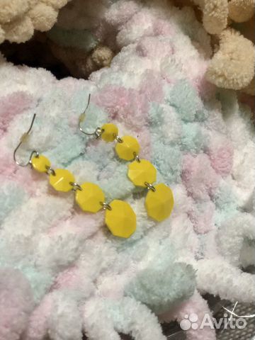 Набор украшений Avon: серьги, браслет, подвеска