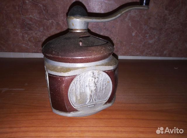 Старинная кофемолка Старинная кофемолка
