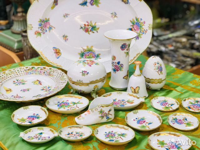 Ваза с крышкой фарфор цветы и бабочки Херенд 60г
