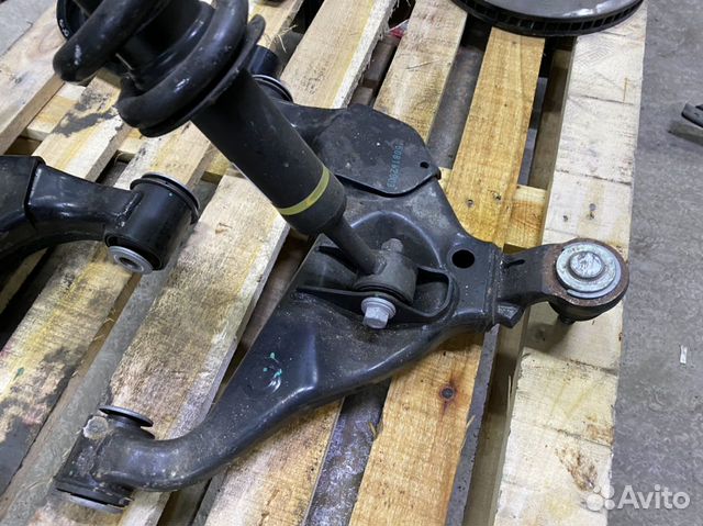 Передний нижний рычаг Toyota Hilux 2018-2020 Передний нижний рычаг Toyota Hilux 2018-2020