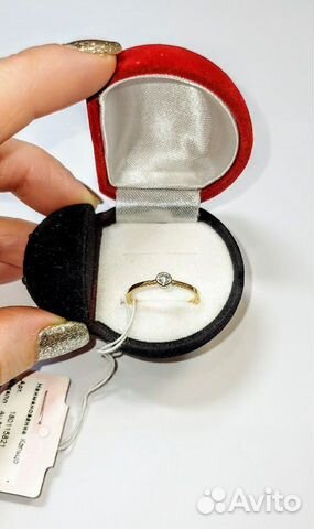 Золотое кольцо с природным бриллиантом Золотое кольцо с природным бриллиантом