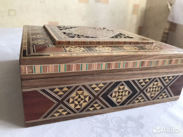 Деревянная шкатулка Деревянная шкатулка