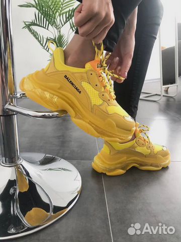 Кроссовки Balenciaga Triple S Pure Yellow Кроссовки Balenciaga Triple S Pure Yellow