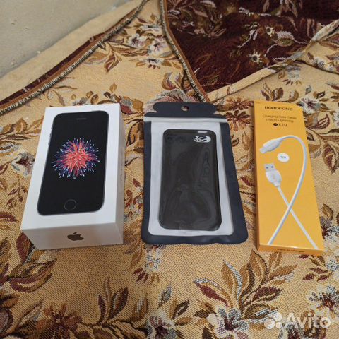 iPhone SE 32gb space grey iPhone SE 32gb space grey