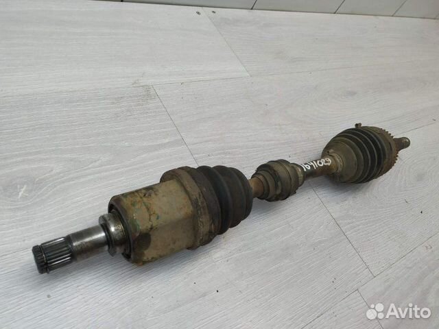 Полуось левая MR953745 Mitsubishi Lancer 9 Полуось левая MR953745 Mitsubishi Lancer 9