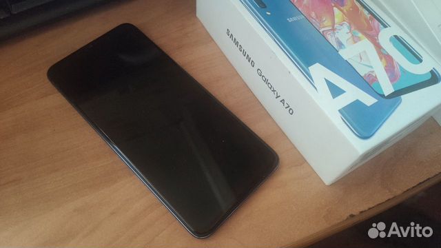 SAMSUNG Galaxy A70