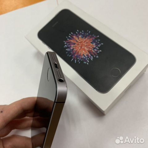 Телефон iPhone SE 32gb Телефон iPhone SE 32gb