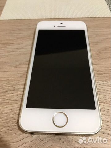 Телефон iPhone 5 s