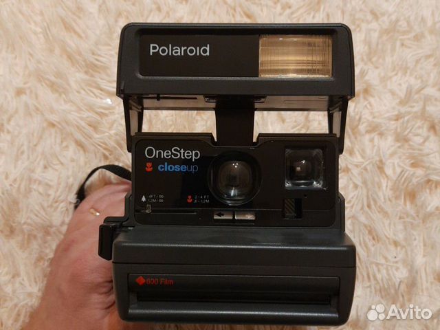 Polaroid one step close up