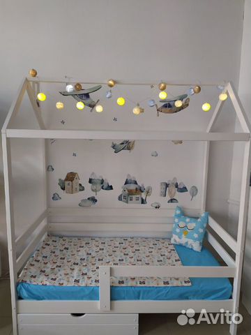 Кровать Домик из массива