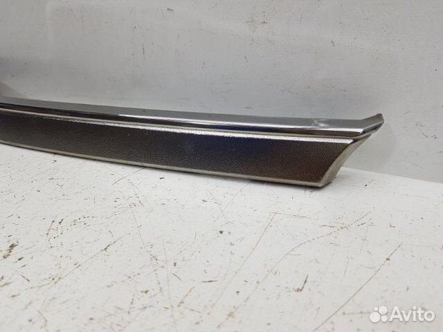 Хром решетки радиатора правый Toyota Hilux 8 2015