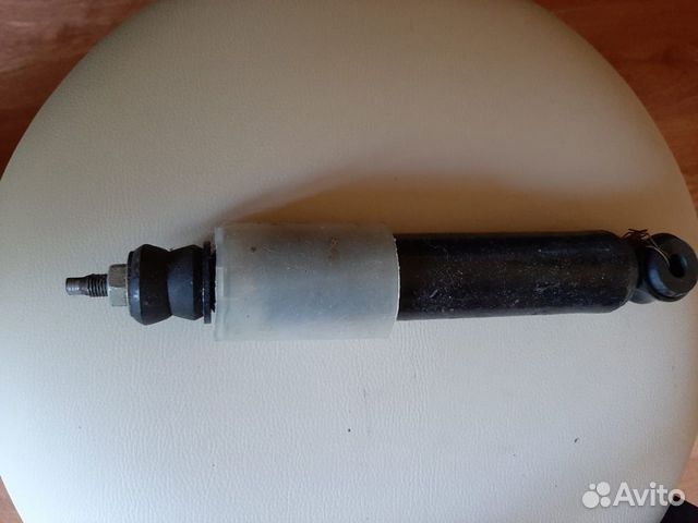 Передний амортизатор